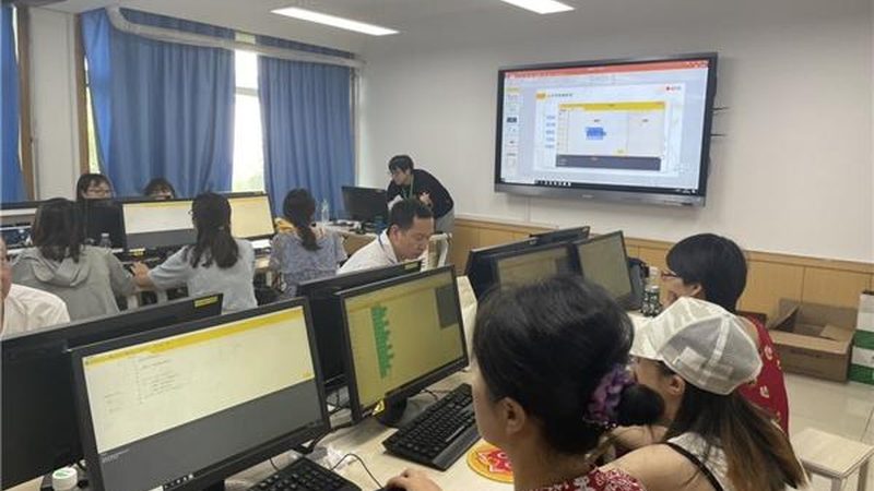 函授与业余，职场进修者的不同选择路径**
